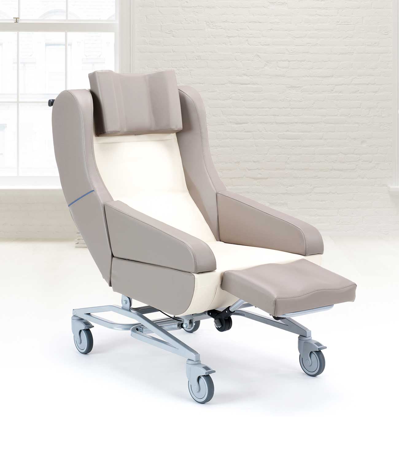 Pflegerollstuhl und Tagesbett Culla Dorma indoor Pflegerollstuhl und Tagesbett Culla Dorma indoor