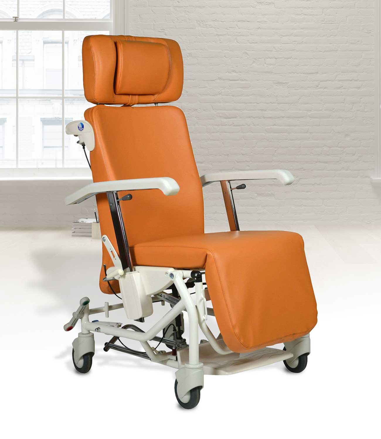 Regina Pflegerollstuhl versenkbare Armlehne Regina Pflegerollstuhl versenkbare Armlehne